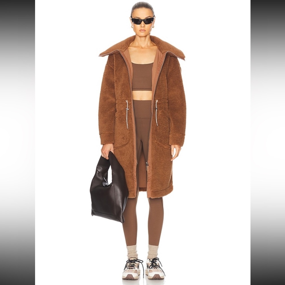 Varley. Logan Sherpa Coat. Pecan Pie. Small.